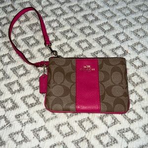 Authentic wrist coach purse.  Excellent condition!